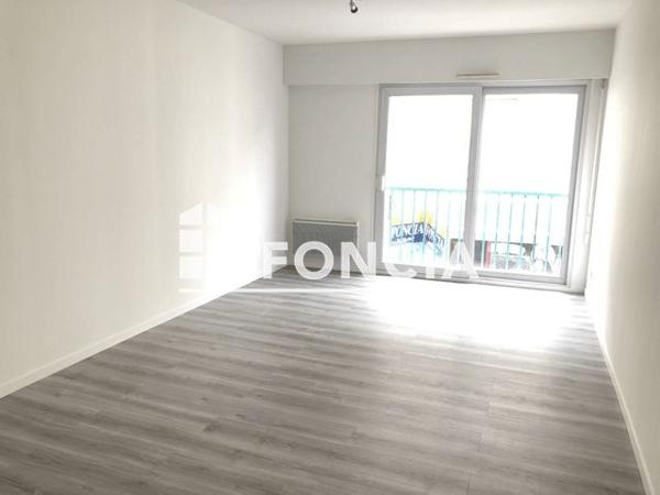 Location Studio 30.1 m² - 21 RUE ALEXANDRE FATTON Amiens 80000