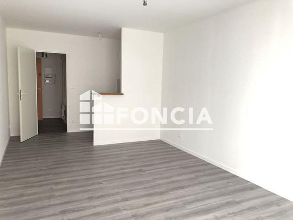 Location Studio 30.1 m² - 21 RUE ALEXANDRE FATTON Amiens 80000