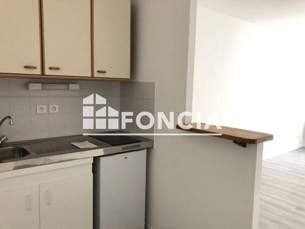 Location Studio 30.1 m² - 21 RUE ALEXANDRE FATTON Amiens 80000