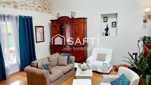 EN EXCLUSIVITE, Secteur des 4 chemins des routes, sur une parcelle de terrain de 464m², belle maison familiale de 13m² avec piscine et garage