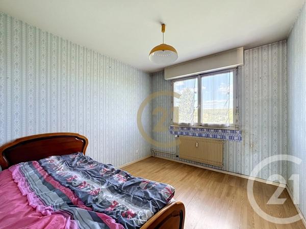 Appartement F4 à vendre  4 pièces - 81,80 m 2   LUXEUIL LES BAINS  - 70