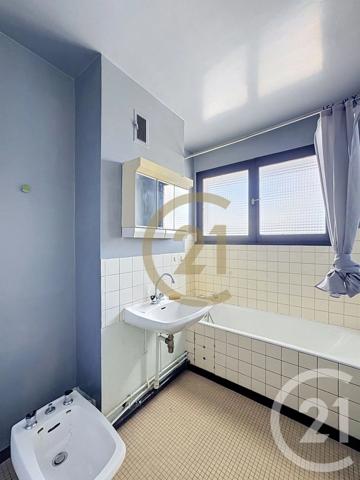 Appartement F4 à vendre  4 pièces - 81,80 m 2   LUXEUIL LES BAINS  - 70