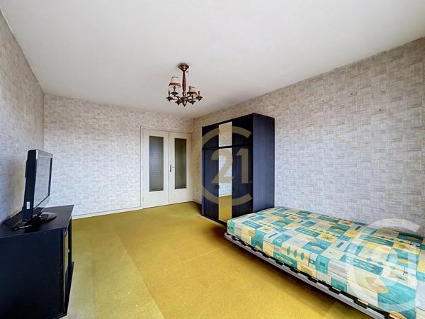 Appartement F4 à vendre  4 pièces - 81,80 m 2   LUXEUIL LES BAINS  - 70