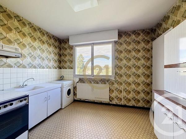 Appartement F4 à vendre  4 pièces - 81,80 m 2   LUXEUIL LES BAINS  - 70