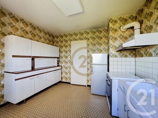 Appartement F4 à vendre  4 pièces - 81,80 m 2   LUXEUIL LES BAINS  - 70