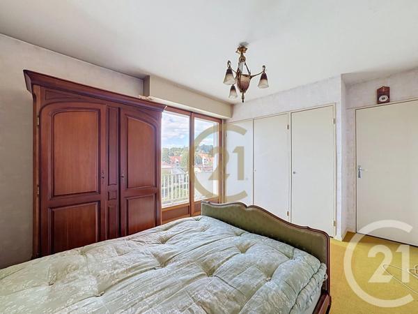 Appartement F4 à vendre  4 pièces - 81,80 m 2   LUXEUIL LES BAINS  - 70