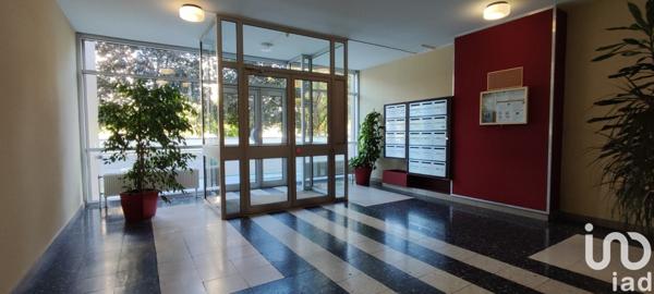 Appartement 2 pièces de 60 m² à Niort (79000)