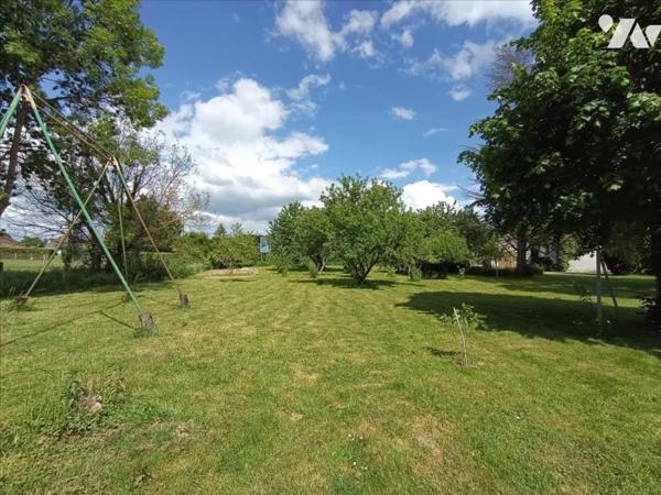 Maison familiale de 270 m² avec dépendances à 2 pas du centre historique de Dole