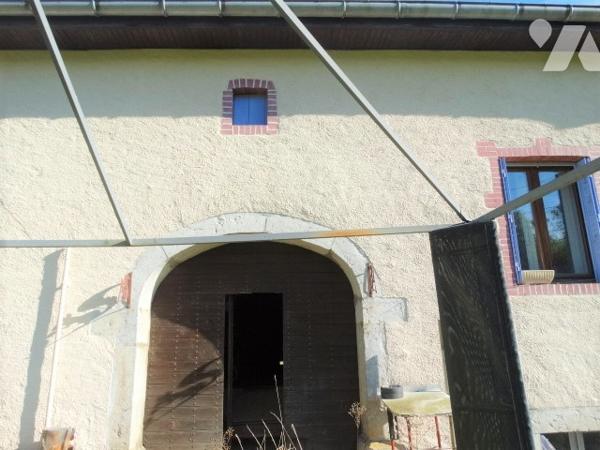 Maison ancienne sur CINQUETRAL d'environ 180m² avec petit jardin.