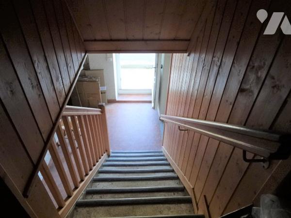 Maison ancienne sur CINQUETRAL d'environ 180m² avec petit jardin.