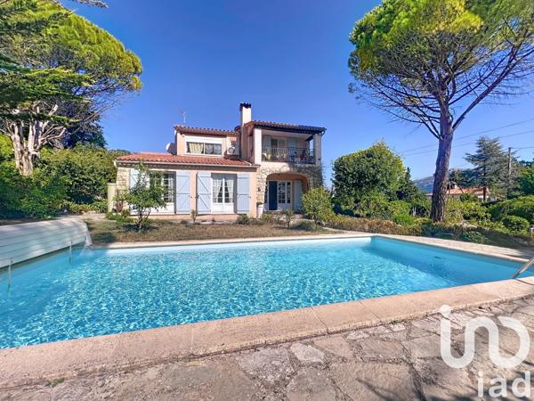 Maison à vendre 5 pièces 110 m² Châteauneuf-Grasse