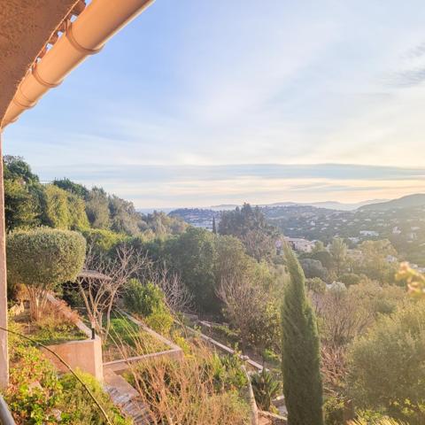 Maison à vendre  5 pièces - 160 m2 CAVALAIRE SUR MER - 83