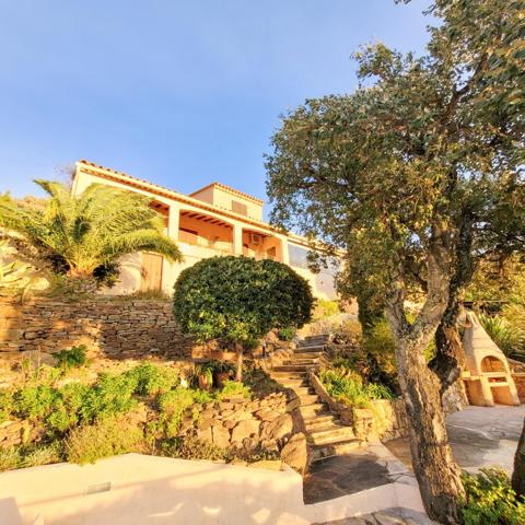 Maison à vendre  5 pièces - 160 m2 CAVALAIRE SUR MER - 83