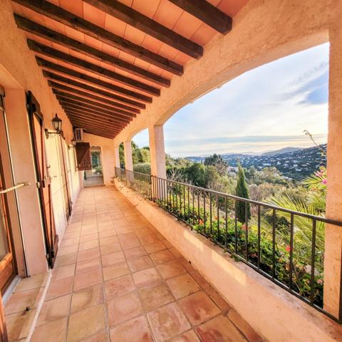 Maison à vendre  5 pièces - 160 m2 CAVALAIRE SUR MER - 83