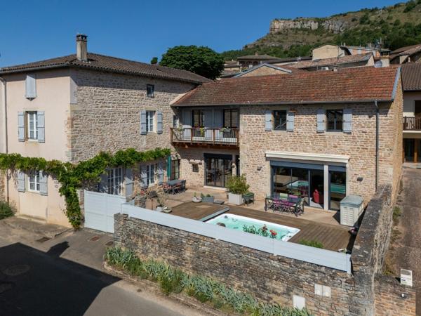 Maison à vendre 10 pièces proche de MACON (71)