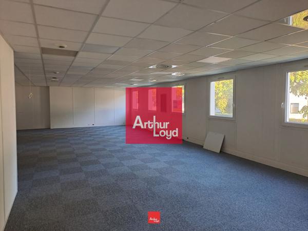 A LOUER BUREAUX PARC SUD GALAXIE ECHIROLLES AVEC PARKING
