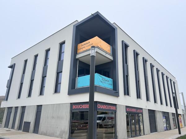 PERONNAS CENTRE - BUREAUX NEUFS A LOUER AVEC PARKINGS