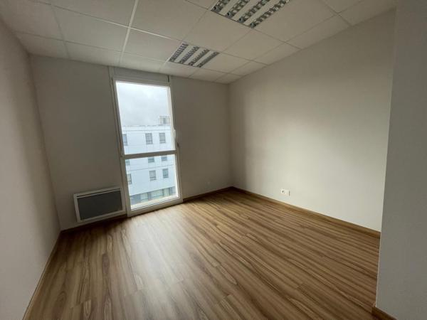 LOCATION BUREAUX 634 M² DIVISIBLES - ZONE ATLANPARC A PLESCOP