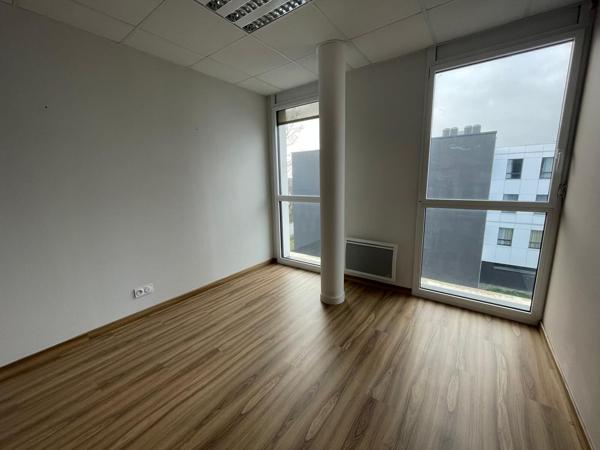 LOCATION BUREAUX 634 M² DIVISIBLES - ZONE ATLANPARC A PLESCOP