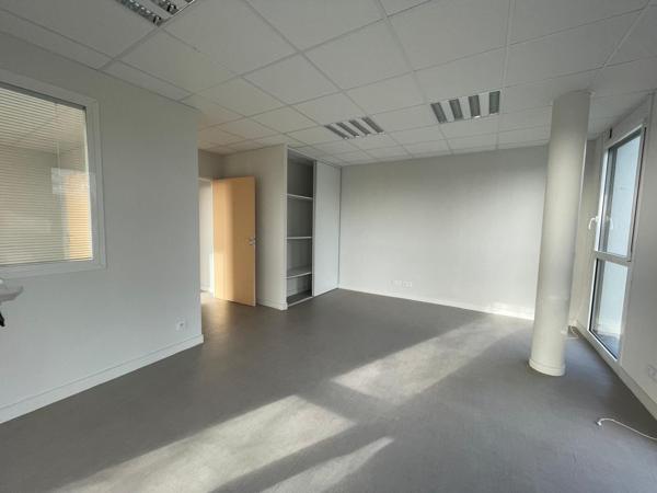 LOCATION BUREAUX 634 M² DIVISIBLES - ZONE ATLANPARC A PLESCOP