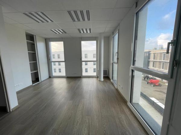 LOCATION BUREAUX 634 M² DIVISIBLES - ZONE ATLANPARC A PLESCOP