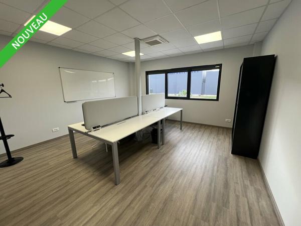Bureaux à louer à Valence dans la ZAC Briffaut avec open space lumineux