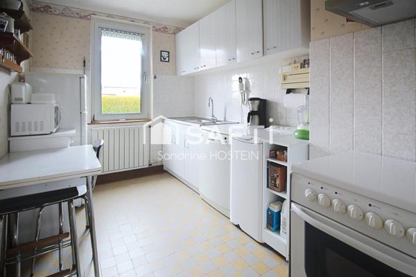 Appartement rez de jardin avec 2 chambres et garage!