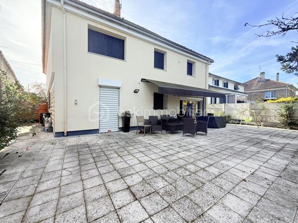 Maison de 245 m²
