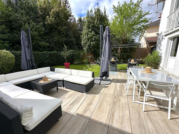 Orvault - Gaudinière : En VENTE ! Maison de 144 m² rénovée avec goût, 4 chambres, sur une parcelle de 402 m², beau jardin sans vis à vis. Maison coup de coeur !