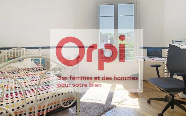 Appartement à vendre    5 pièces • 102,28 m2 Issy-les-Moulineaux