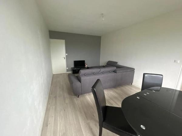 Appartement à louer 4 pièces 76.88m² Montbéliard (25200)