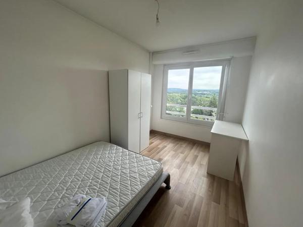 Appartement à louer 4 pièces 76.88m² Montbéliard (25200)