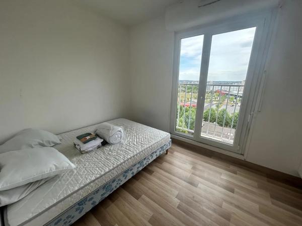Appartement à louer 4 pièces 76.88m² Montbéliard (25200)