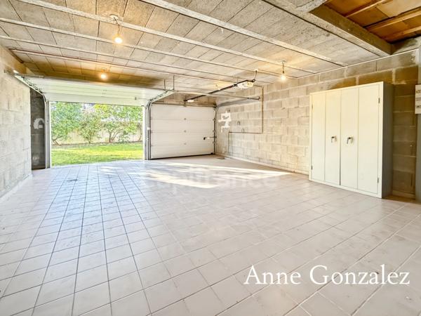 OLIVET SUD, à vendre grande Maison familiale de 240m2 édifiée sur un jardin de 1100 m2 et garage double attenant