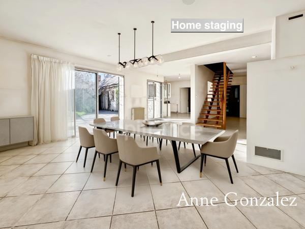 OLIVET SUD, à vendre grande Maison familiale de 240m2 édifiée sur un jardin de 1100 m2 et garage double attenant