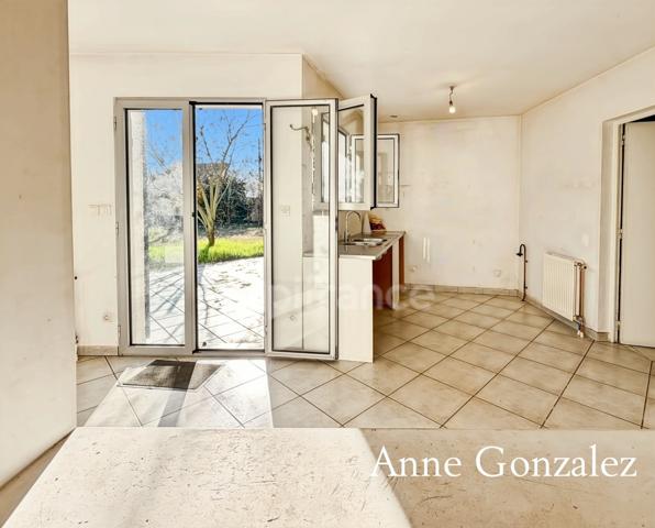 OLIVET SUD, à vendre grande Maison familiale de 240m2 édifiée sur un jardin de 1100 m2 et garage double attenant