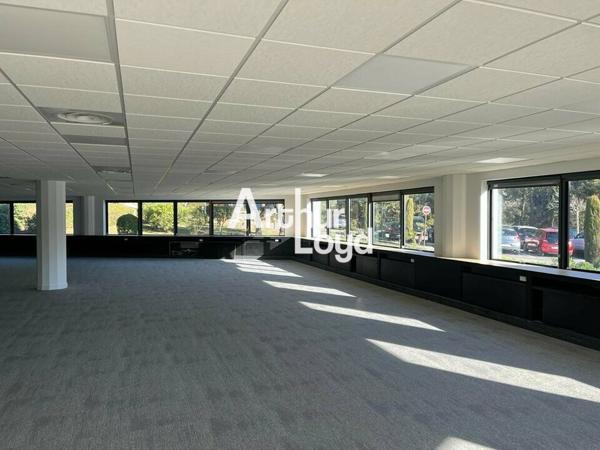 Bureaux rénovés à louer 791.30 m² divisibles dès 282.40 m² - Sophia Antipolis