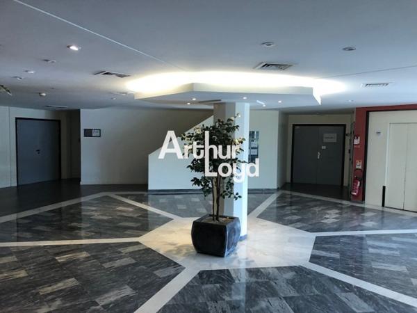 Bureaux rénovés à louer 791.30 m² divisibles dès 282.40 m² - Sophia Antipolis