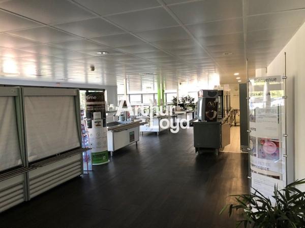 Bureaux rénovés à louer 791.30 m² divisibles dès 282.40 m² - Sophia Antipolis