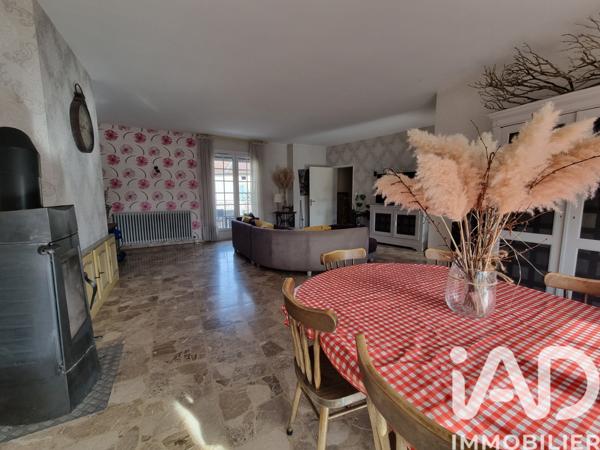 Maison à vendre 11 pièces 326 m² Scey-sur-Saône-et-Saint-Albin