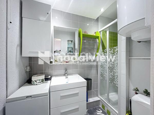 LEUCATE - A VENDRE Appartement T2 cabine avec vue canal et parking