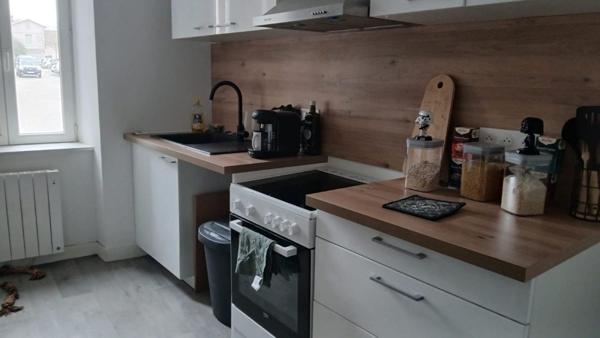 Immeuble à vendre 129 600 € Saint-Victurnien 261 m² DPE E