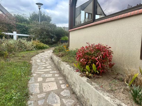 Maison à vendre 6 pièces - 3 chambres à Saumur,secteur Bagneux, vie de plein-pied avec véranda, sous-sol, jardin