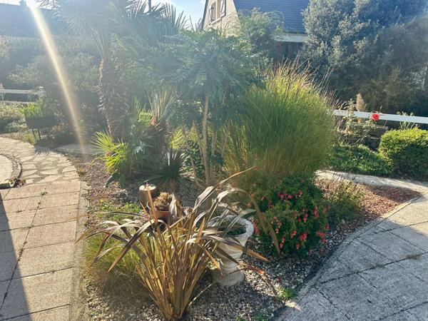 Maison à vendre 6 pièces - 3 chambres à Saumur,secteur Bagneux, vie de plein-pied avec véranda, sous-sol, jardin