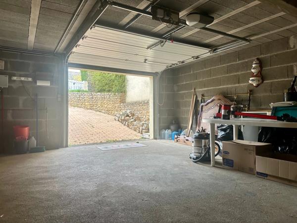 Maison à vendre 6 pièces - 3 chambres à Saumur,secteur Bagneux, vie de plein-pied avec véranda, sous-sol, jardin