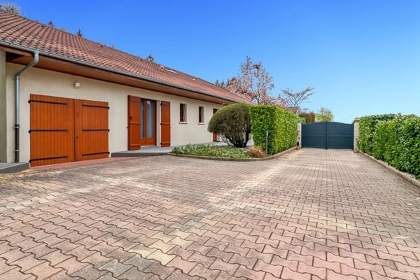 Dpt Haute Savoie (74), à vendre PUBLIER maison familiale de 160 m2 entièrement clôturée au calme