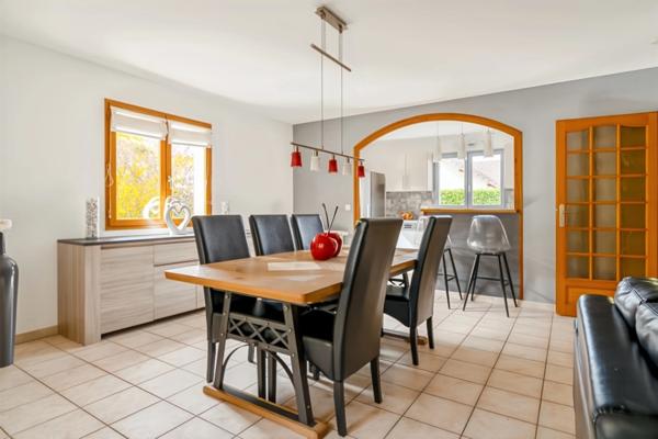 Dpt Haute Savoie (74), à vendre PUBLIER maison familiale de 160 m2 entièrement clôturée au calme