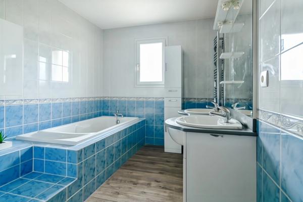 Dpt Haute Savoie (74), à vendre PUBLIER maison familiale de 160 m2 entièrement clôturée au calme