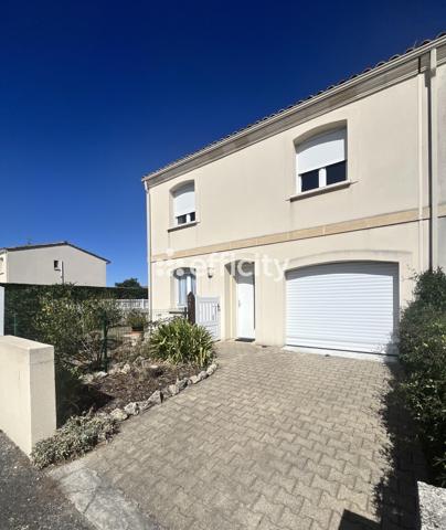 Maison
         5 pièces
        - 100 m² Exclusivité 299 900 € *