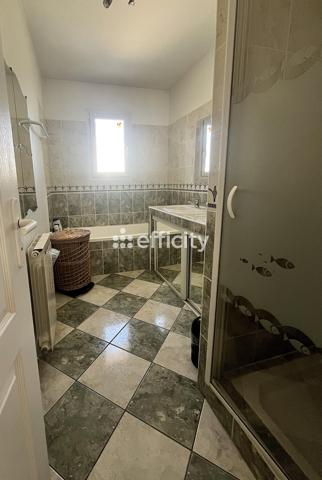 Maison
         5 pièces
        - 100 m² Exclusivité 299 900 € *